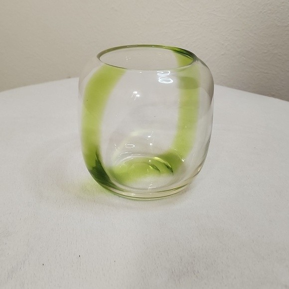 Clear vase hand blown heavy art glass with lime green clear stripe - Picture 3 of 10